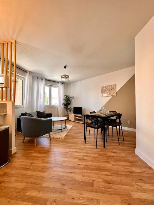Villeurbanne • T2 Fraternite • Hostisy Extérieur photo